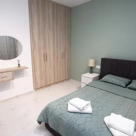 Nest Of Paradise Apartment Tríkala