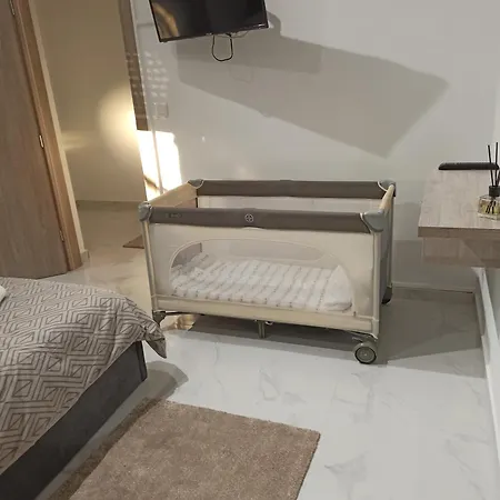 Nest Of Paradise Apartment Tríkala